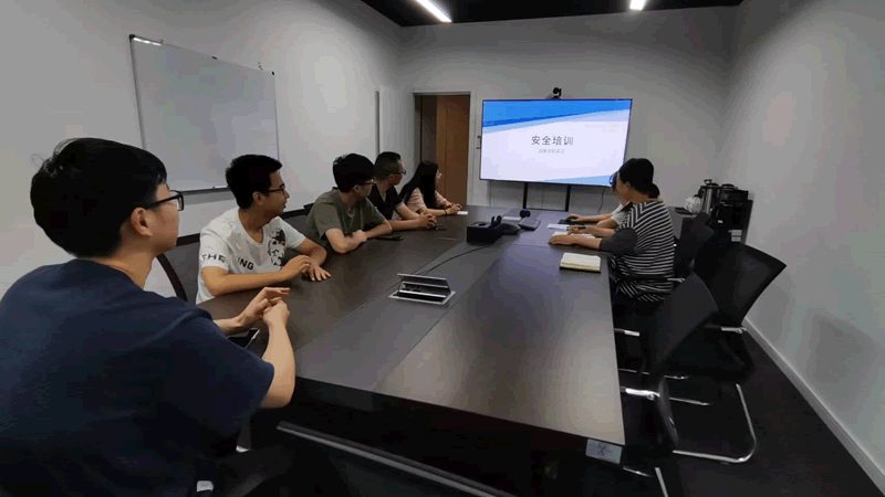 如何挑选保过班考研政治老师：关键因素与误区解析**